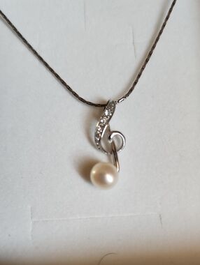 Magnolia Silver Treble Clef Pearl Pendant Necklace